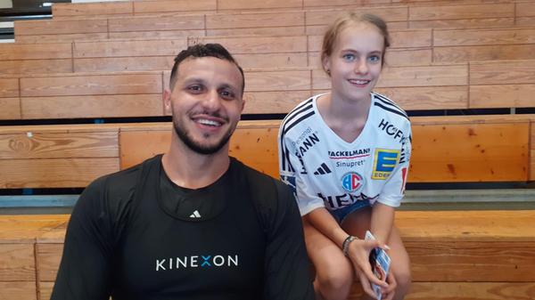 HCE-Torwart Khalifa Ghedbane mit Fans