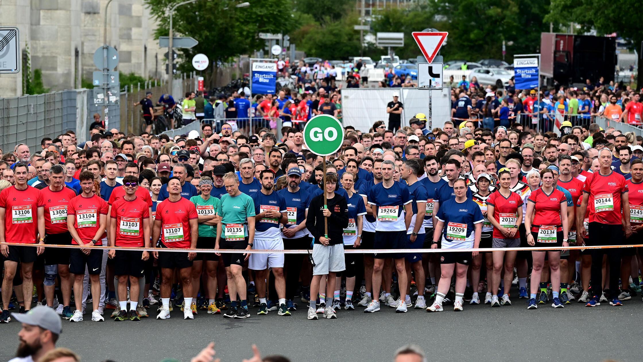 Mega-Sportevent-in-N-rnberg-Hier-gibt-s-die-sch-nsten-Bilder-vom-B2Run