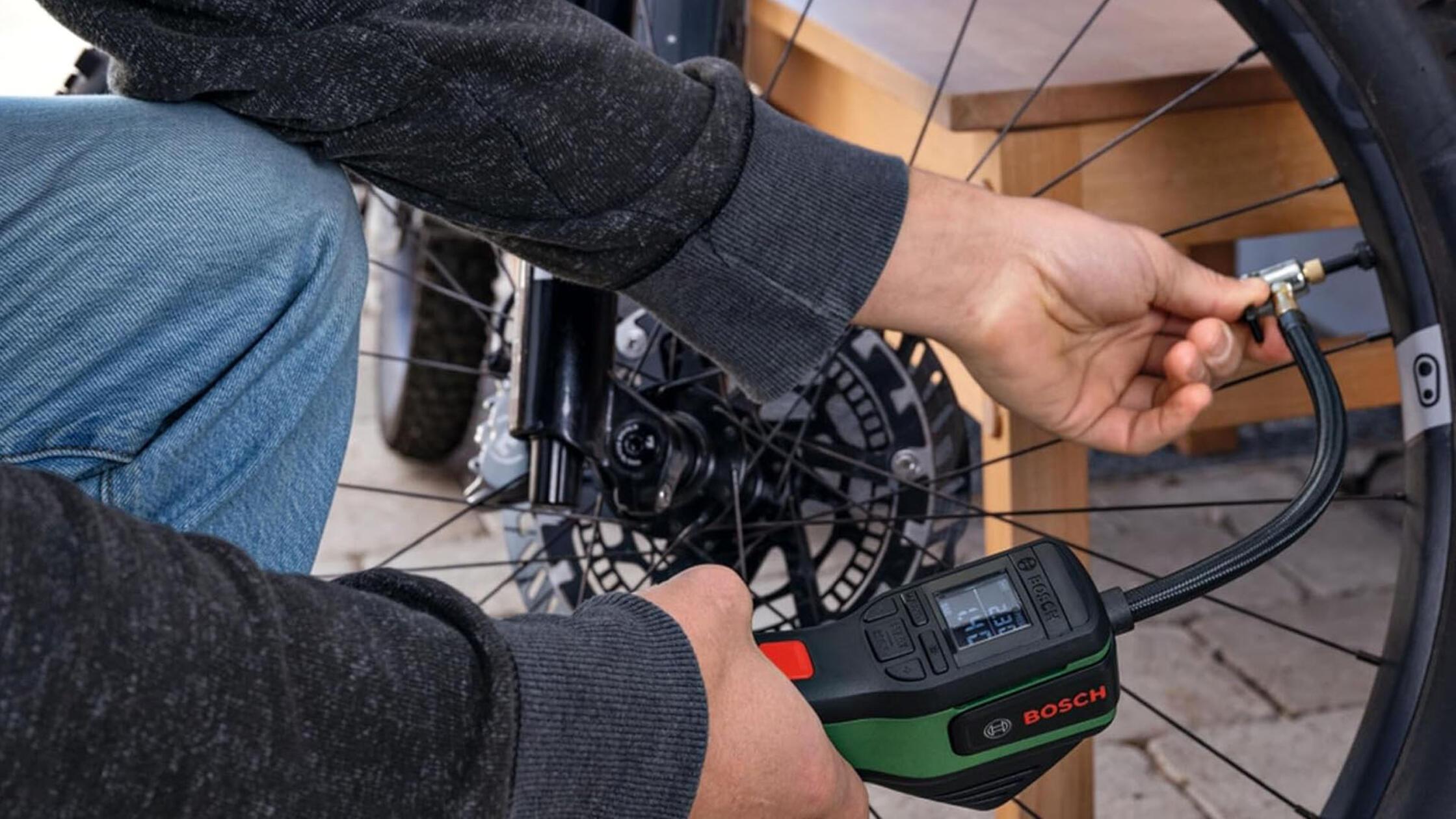 Bosch Pneo Easy Pump Akku-Luftpumpe