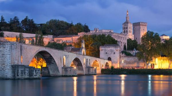 - Pont d'Avignon in Avignon