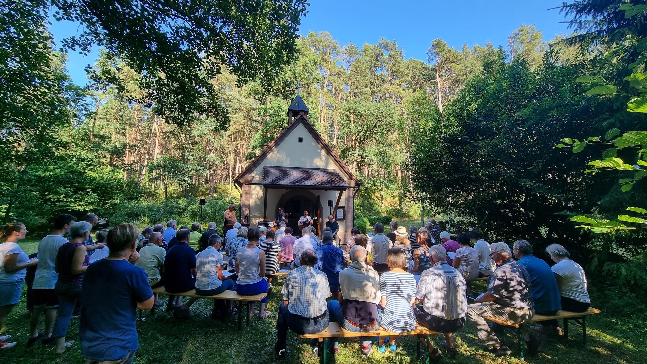 Kirchsweihversper an der Kapelle Bruder Klaus am T