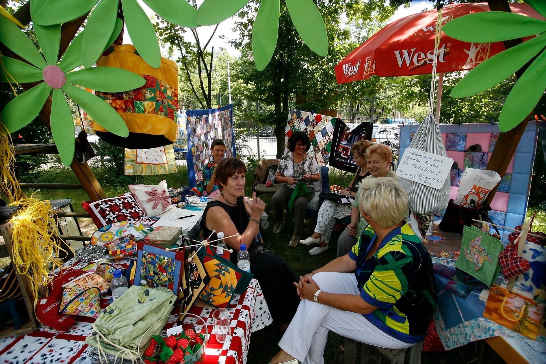 Im Gemeinschaftshaus Langwasser wird am Samstag ein Sommerfest zelebriert. Die kostenlose Veranstaltung geht im Garten über die Bühne. Angekündigt sind Mitmachprogramme, Musikaufführungen und noch einiges mehr. Beginn: 14 Uhr.
