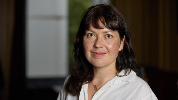 Die in München geborene Autorin Dana von Suffrin liest am Sonntag im Biergarten des Z-Bau aus ihrem Roman "Toxi Baby". Darin geht es um die Suche nach Liebe. Die Lesung beginnt um 19.30 Uhr.