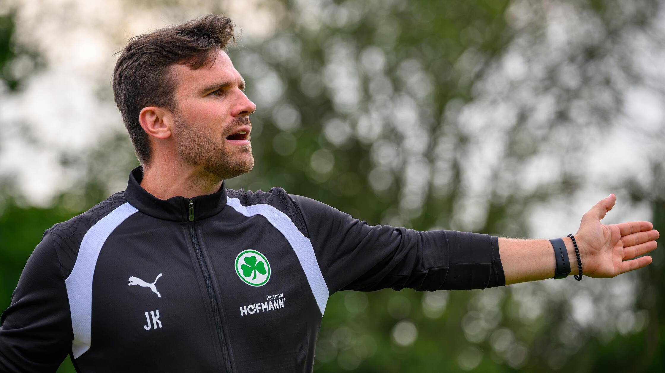 Rock-n-Roll-mit-Disziplin-Was-der-neue-Trainer-Julian-Kolbeck-mit-der-F-rther-U23-vorhat