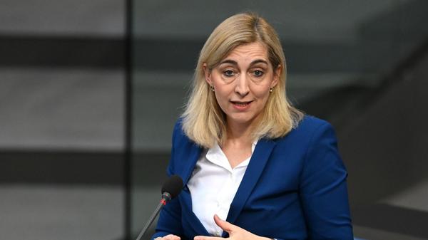Nina Warken (CDU), Bundesministerin für Gesundheit