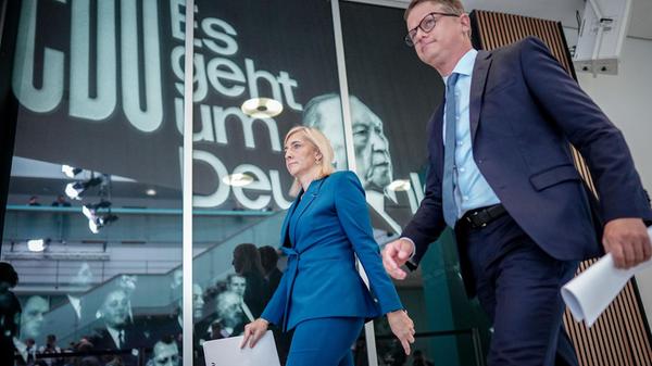 Carsten Linnemann (r), CDU-Generalsekretär, und Ni