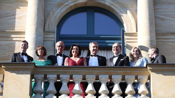 Zur Eröffnung der 150. Richard-Wagner-Festspiele versammelten sich zahlreiche Gäste aus Politik, Kultur und Gesellschaft in Bayreuth.