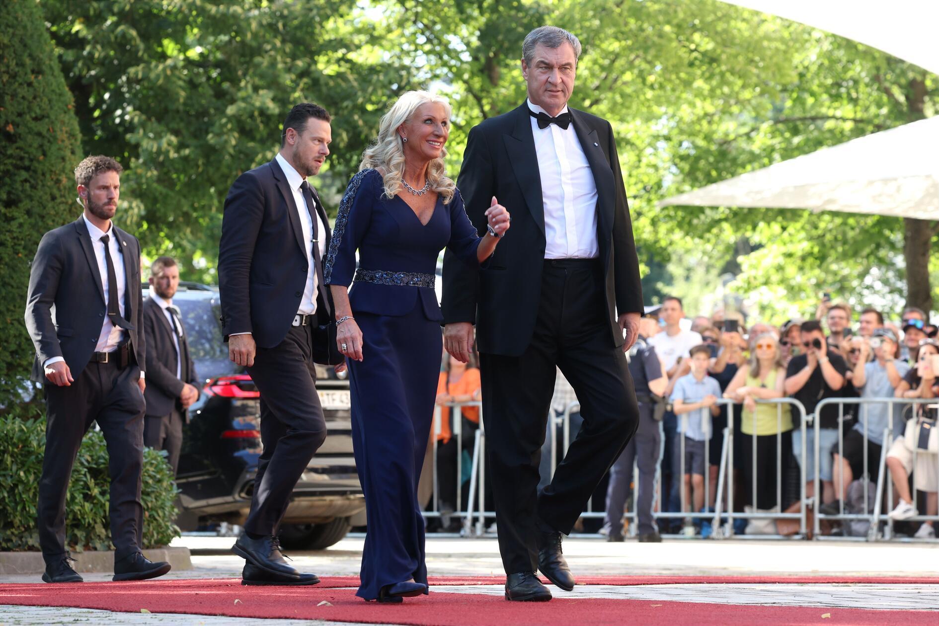 Auch Bayerns Ministerpräsident Markus Söder kam gemeinsam mit seiner Frau Karin Baumüller-Söder zur Jubiläumsveranstaltung nach Bayreuth.