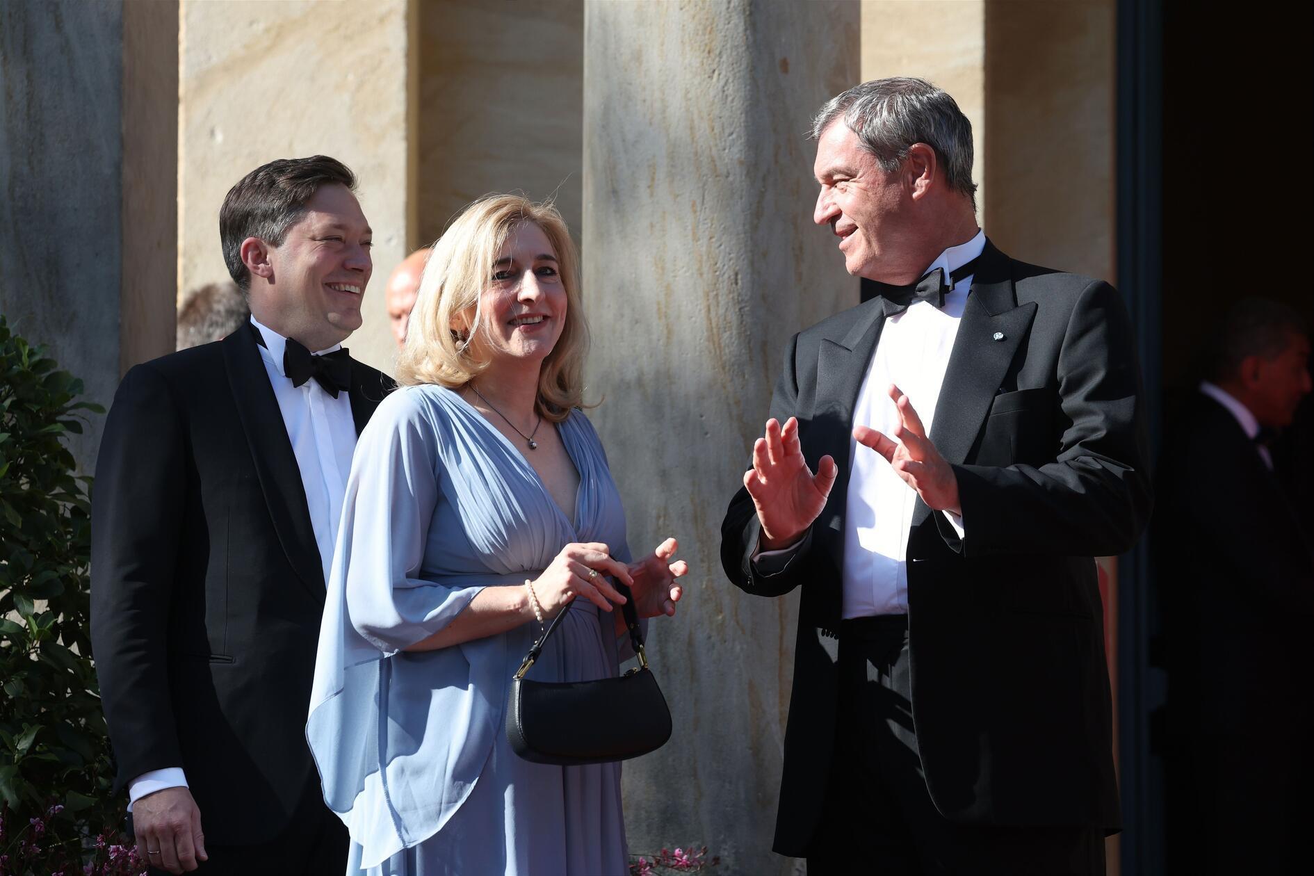 Nina Warken, designierte Chefin des Bundeskanzleramts und Bundesministerin für besondere Aufgaben, erscheint gemeinsam mit ihrem Mann Sebastian Warken.