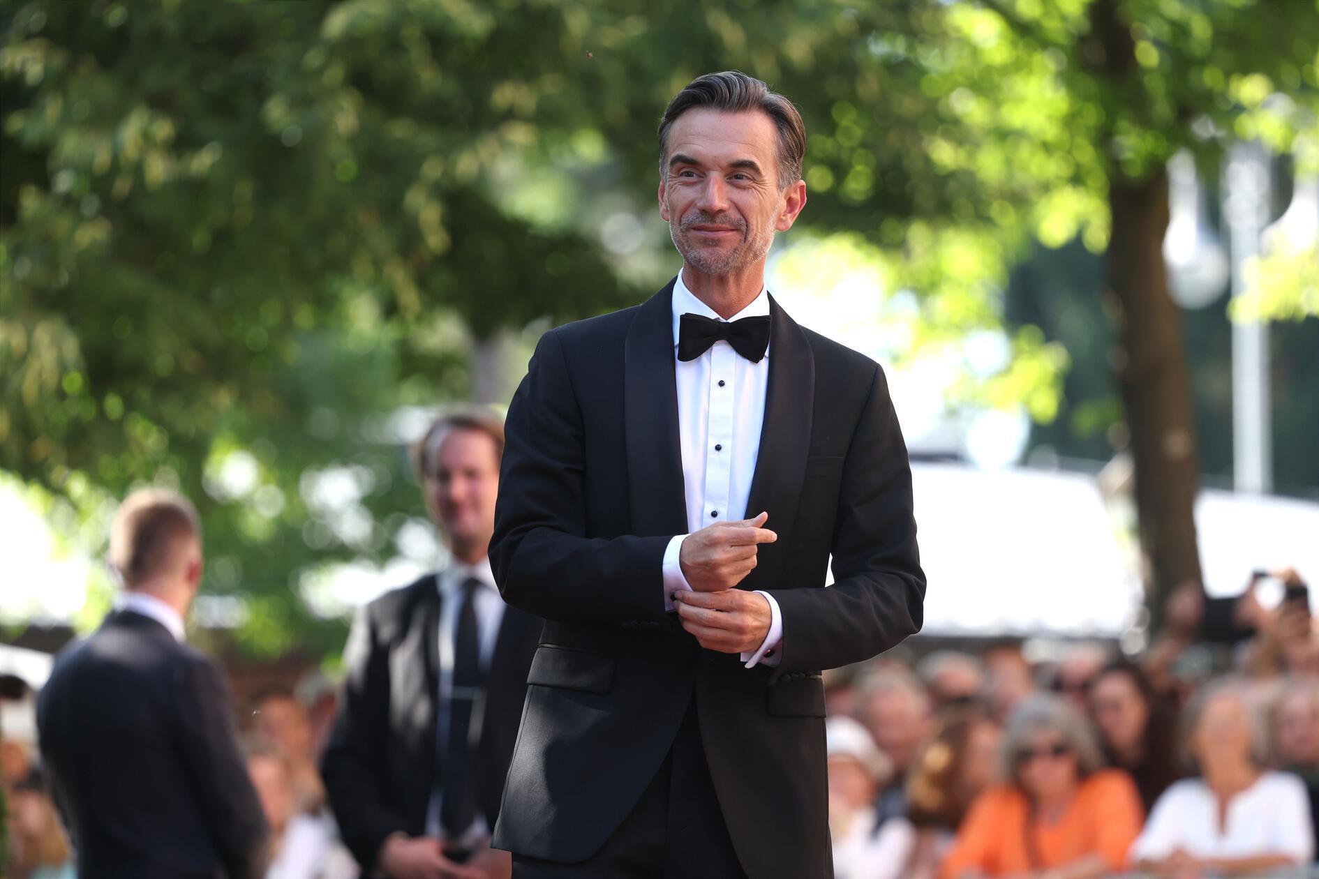 Auch Moderator Florian Silbereisen feiert das besondere Jubiläum der Bayreuther Festspiele auf dem Grünen Hügel mit.