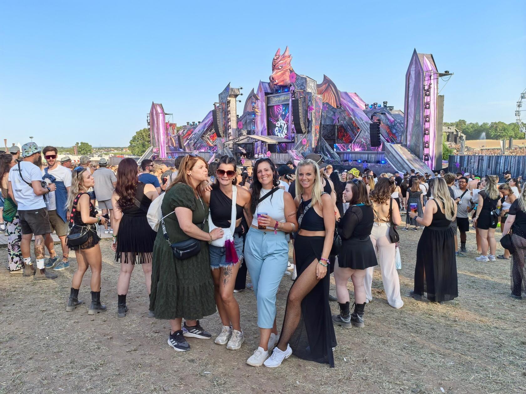 Bei sommerlichen Temperaturen wurde das ganze Wochenende lang ausgelassen gefeiert.