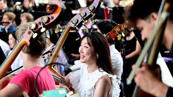 Am Sonntag, 26. Juli, eröffnete die Staatsphilharmonie Nürnberg im Luitpoldhain die diesjährige Konzertreihe des Klassik Open Airs.