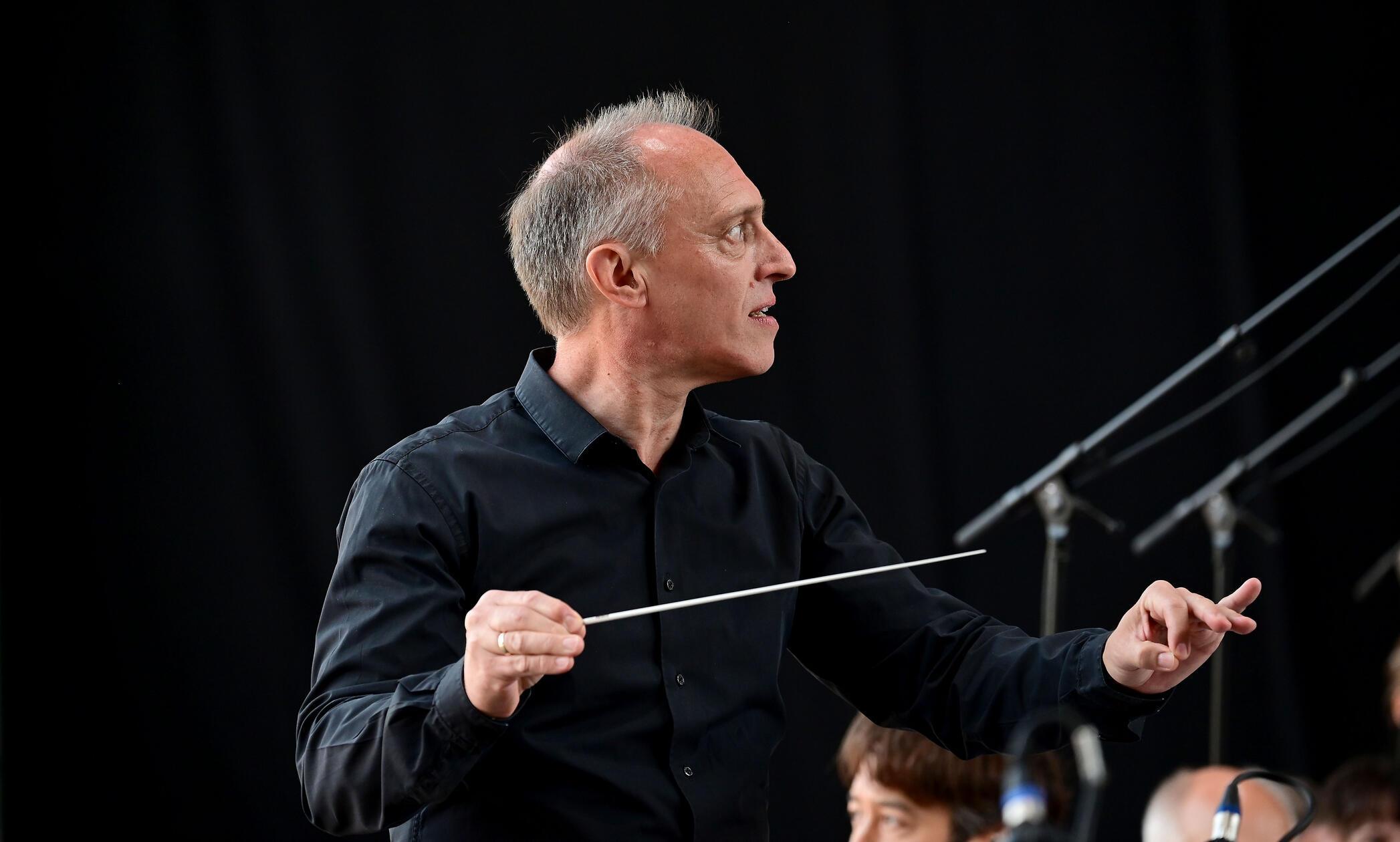 Am 8. August geht das Klassik Open Air in die zweite Runde: Dann präsentieren die Nürnberger Symphoniker ihr Programm „Rhythm of the World“.