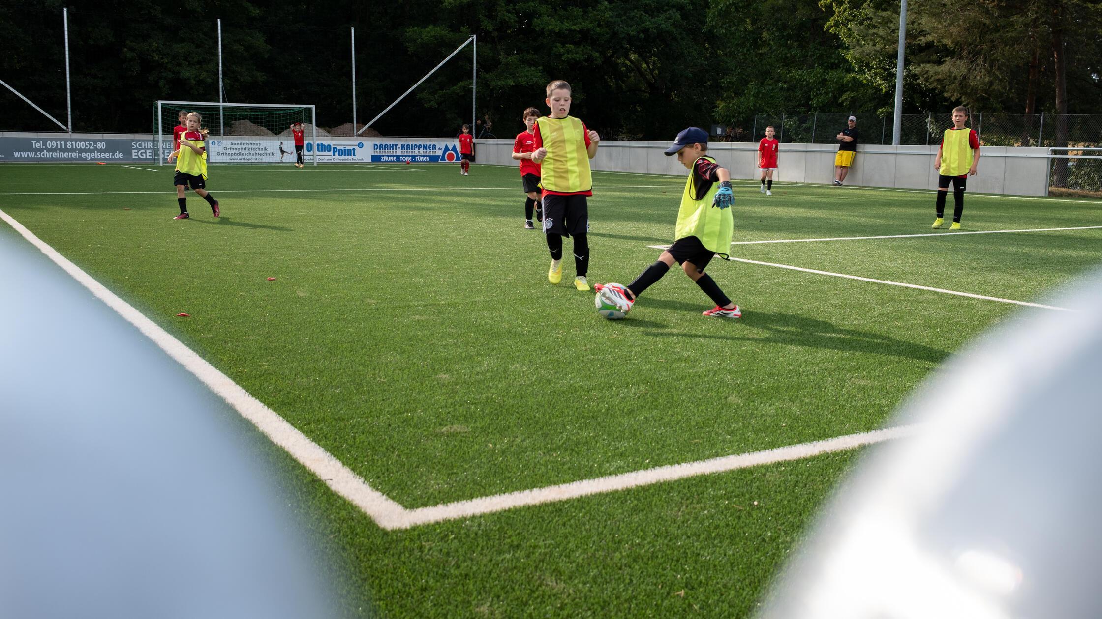 Die jungen Fußballer der Sportfreunde Laubendorf h