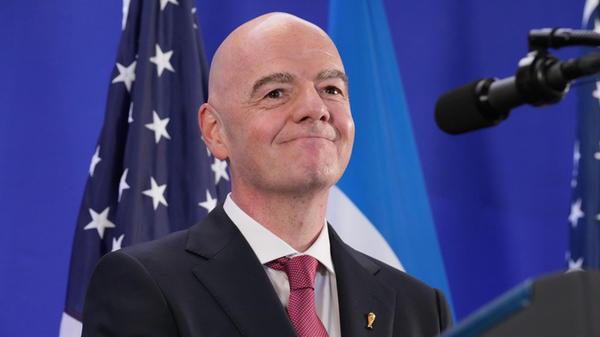FIFA-Präsident Gianni Infantino hält bei einem Emp