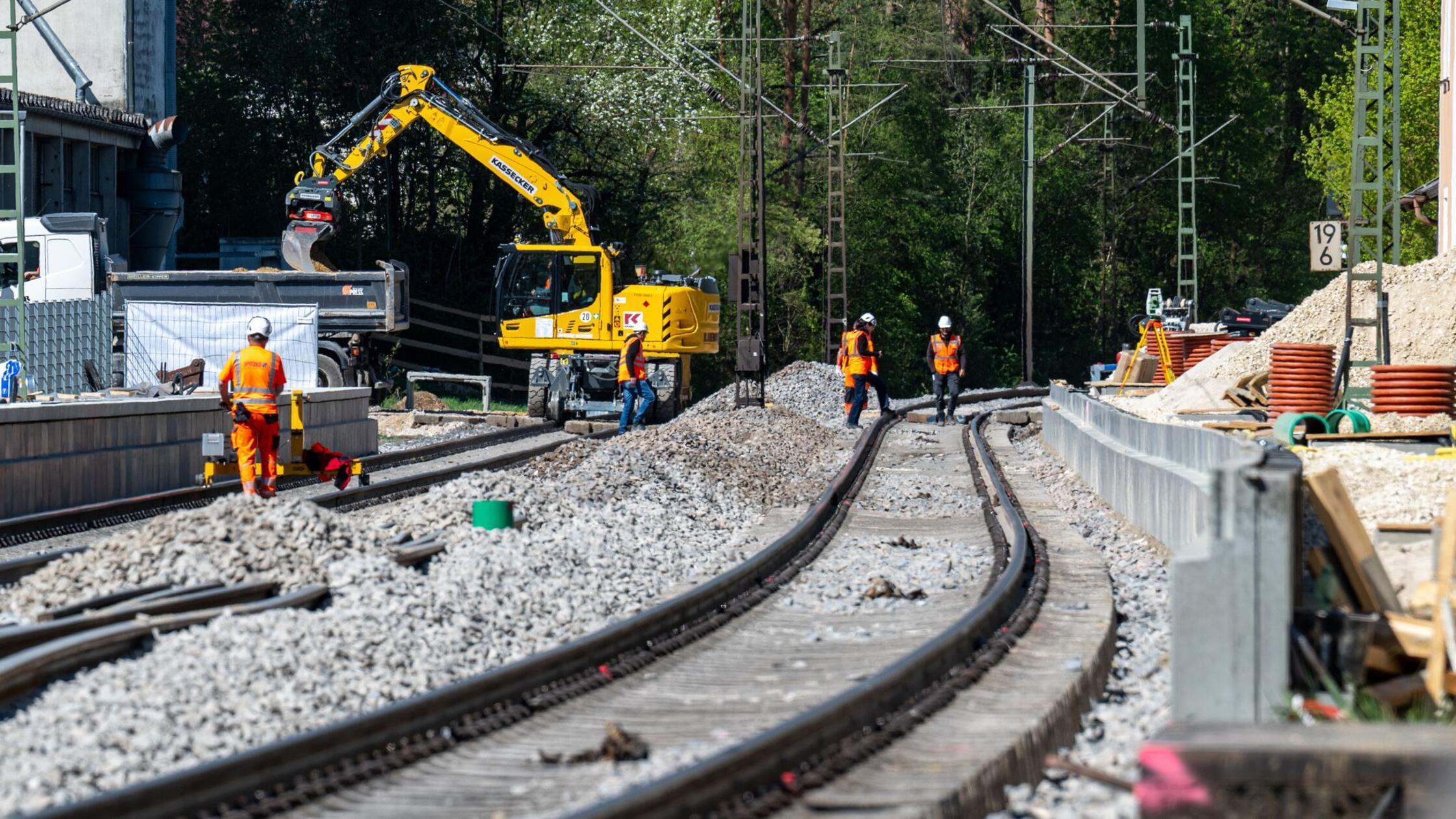 Bauarbeiten an der Bahnstrecke zwischen Nürnberg u