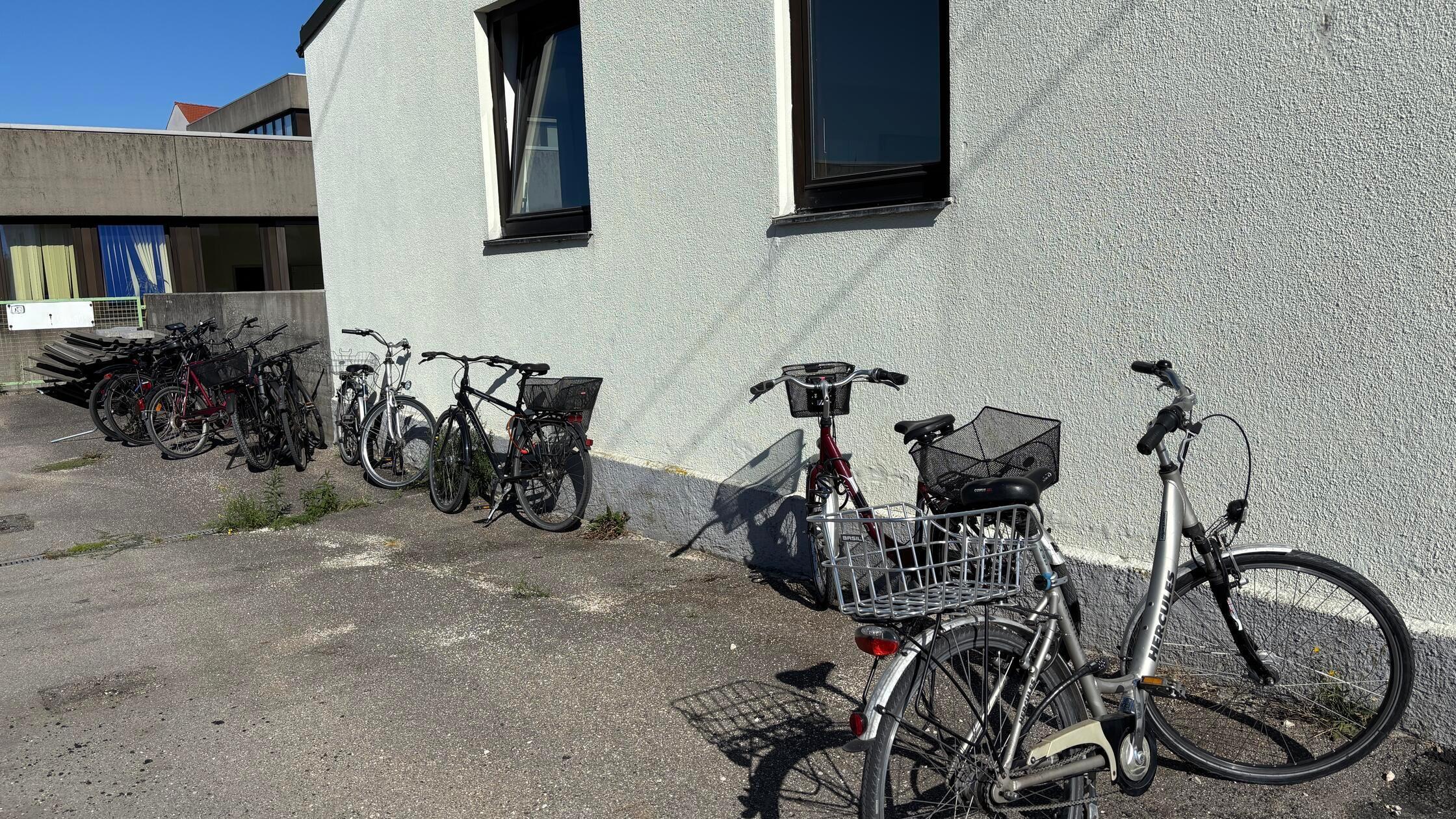 Fahrräder am Bahnhof Neumarkt