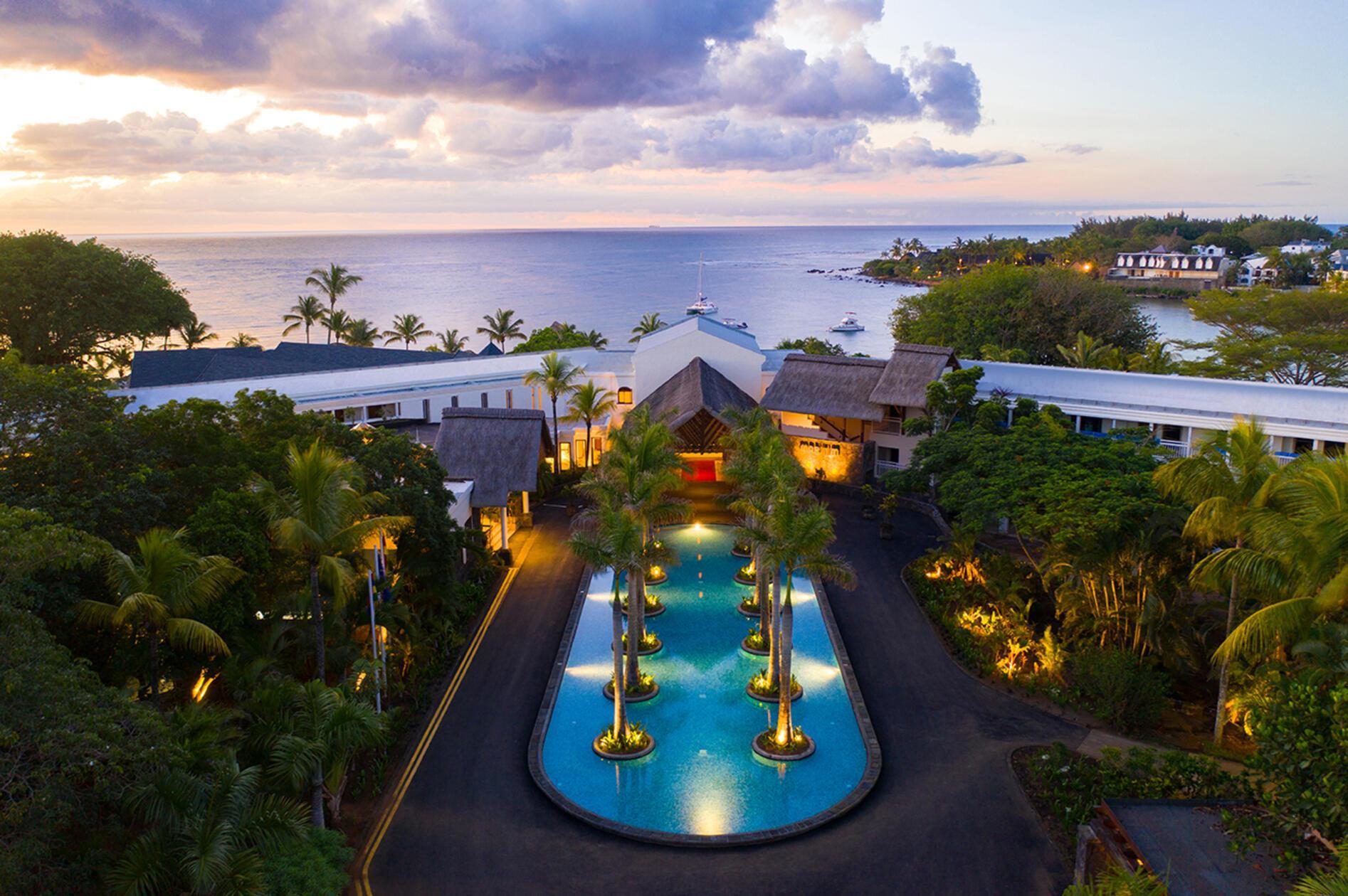 Das Maritim Resort & Spa in Balaclava erstreckt sich über 25 Hektar direkt an der Turtle Bay – auf dem Gelände befinden sich die historischen Ruinen von Balaclava aus dem 18. Jahrhundert, die heute als nationales Denkmal geschützt sind.