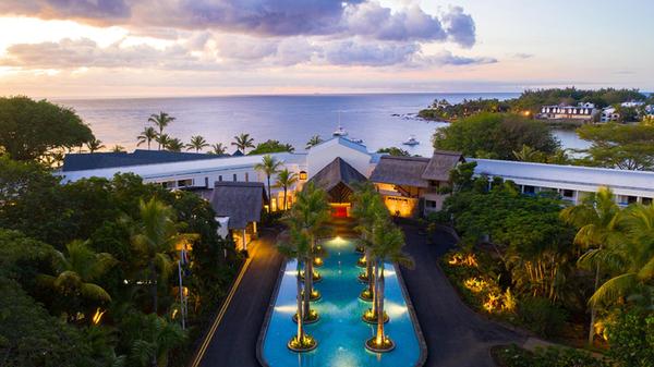 Das Maritim Resort & Spa in Balaclava erstreckt sich über 25 Hektar direkt an der Turtle Bay – auf dem Gelände befinden sich die historischen Ruinen von Balaclava aus dem 18. Jahrhundert, die heute als nationales Denkmal geschützt sind.