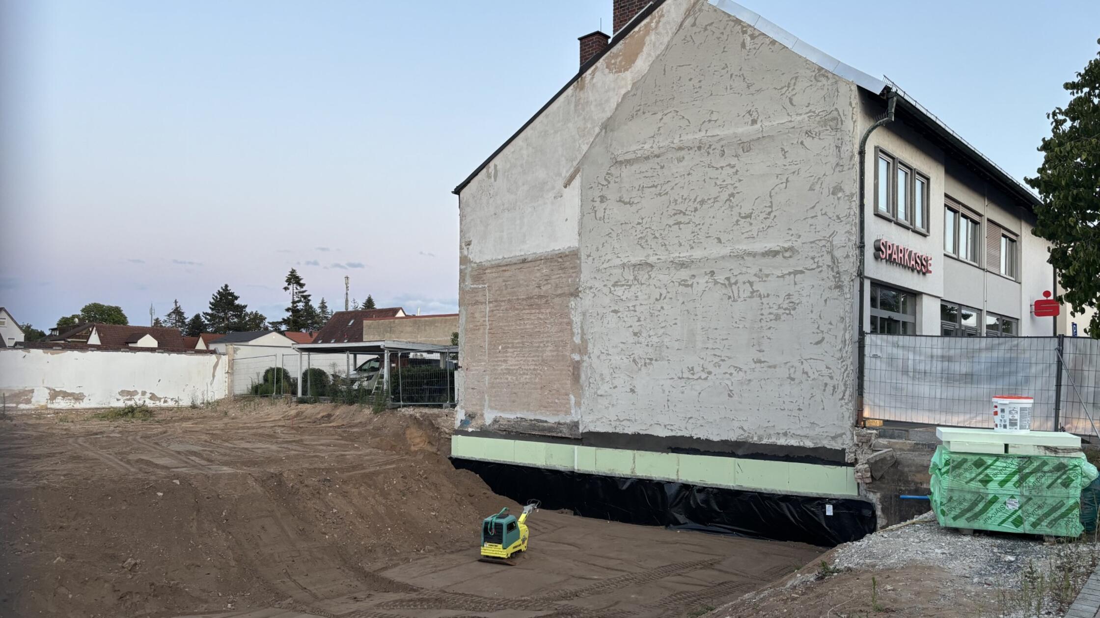 Die Baustelle Judengasse 16 ist eröffnet. Hier ent