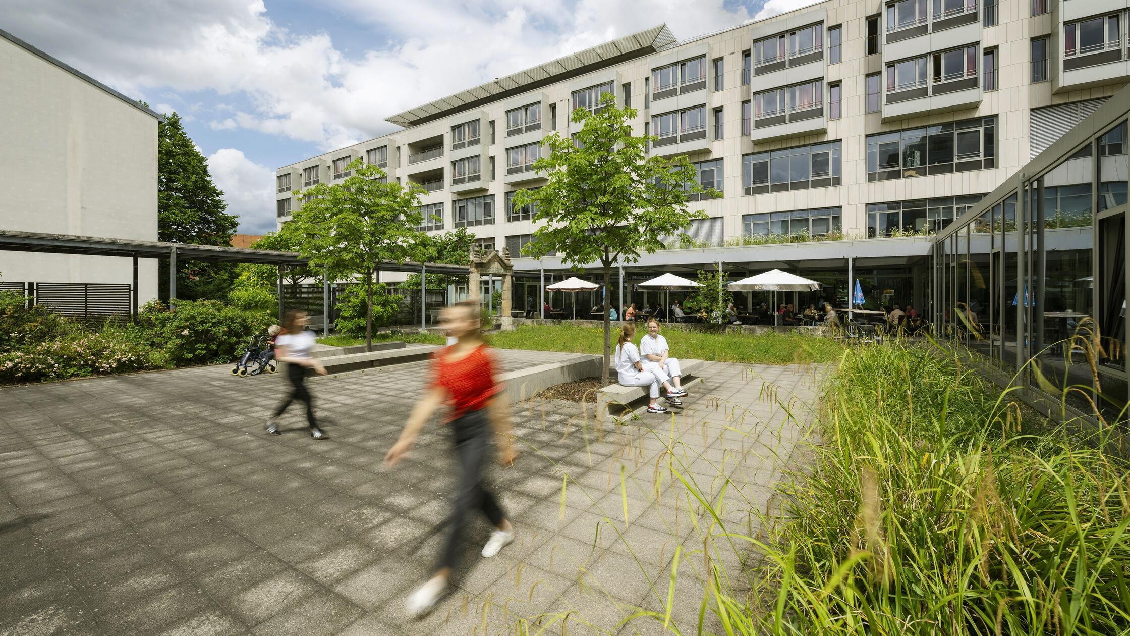 Frankens Kliniken und Pflegeheime rüsten gegen Hitze auf - aber es fehlt überall das Geld
