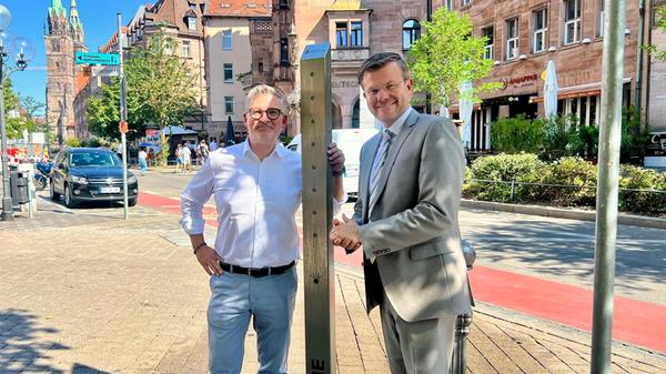 Sprühnebelsäule in Nürnberger Innenstadt