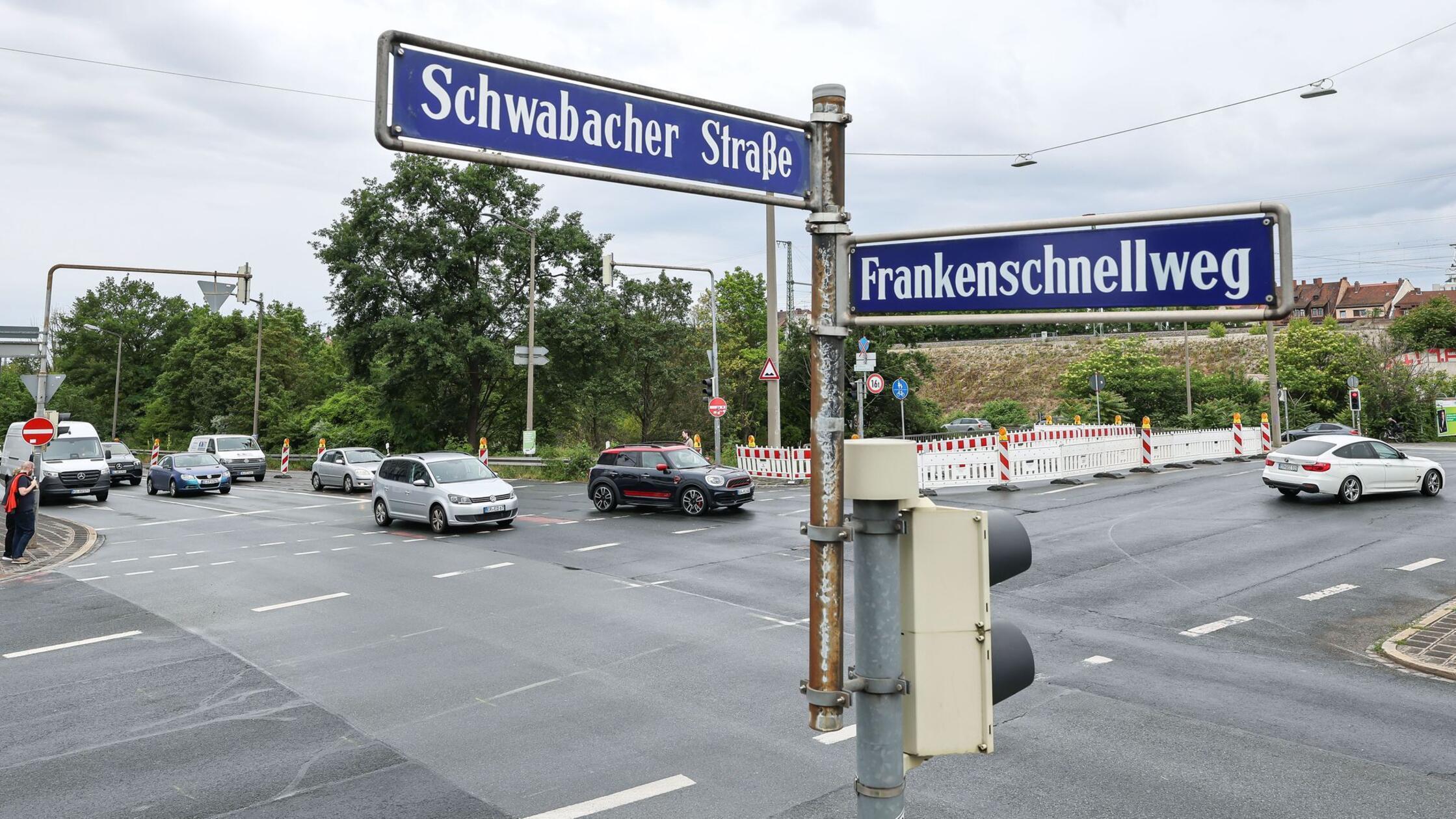 "Frankenschnellweg" steht auf einem Straßenschild 