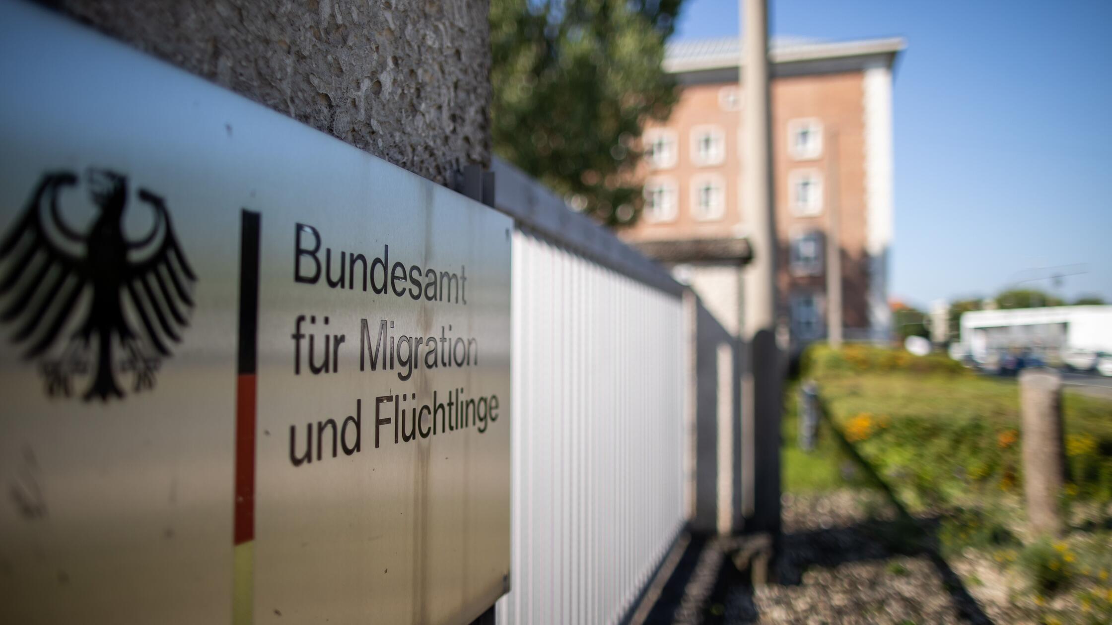 After attacks, the phone rings at the Nuremberg asylum office: Parents ...
