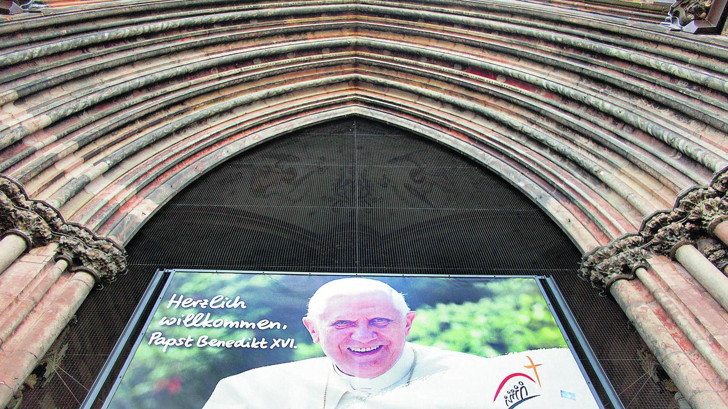 Nürnberger Abgeordnete hören Papst zu
