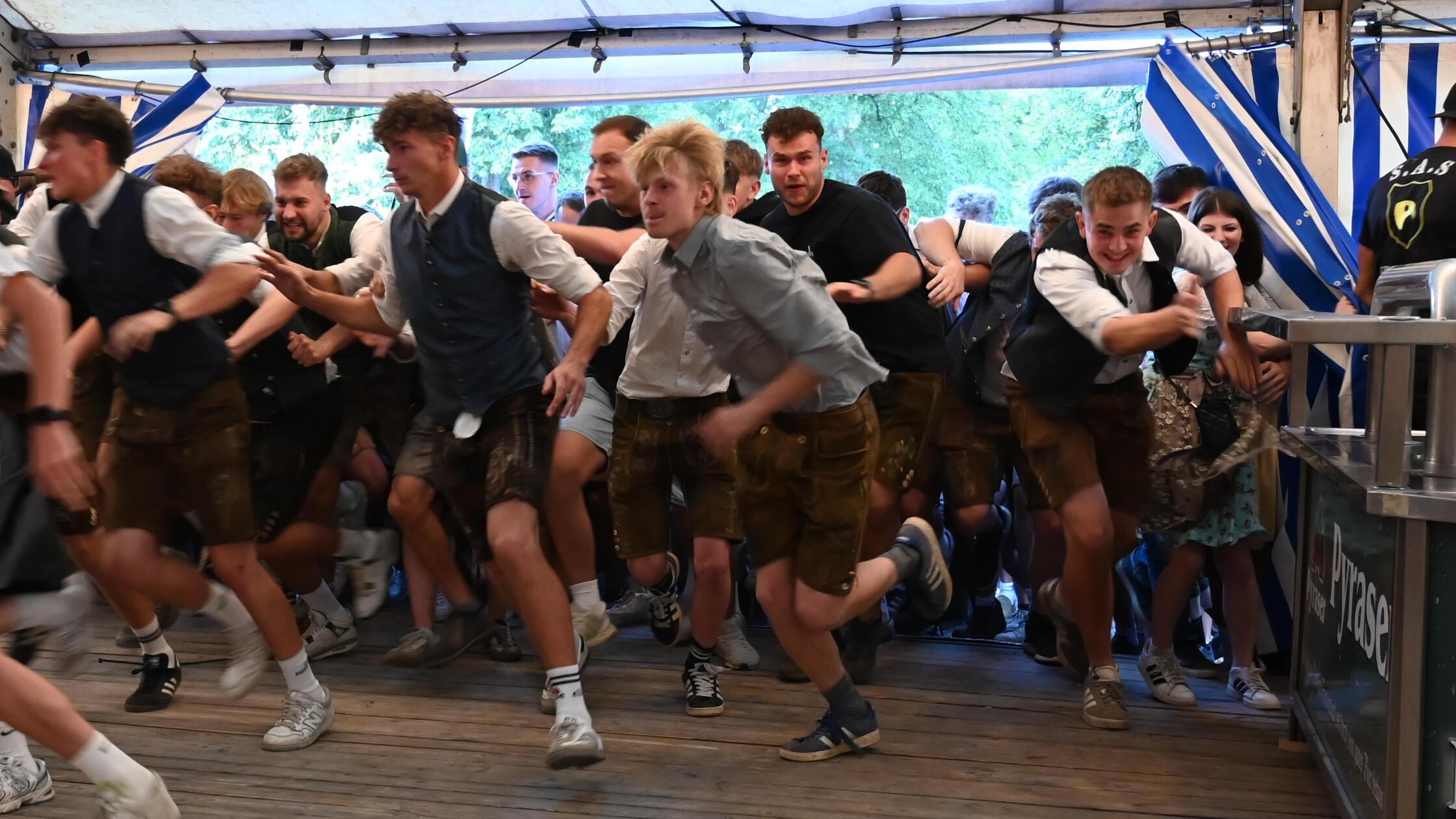 Bierzeltsturm Hip 2026