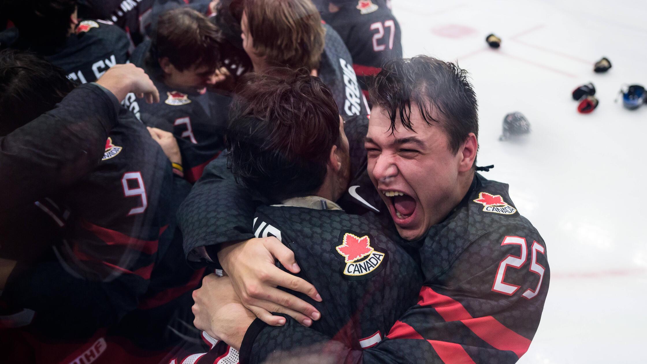220820 William Dufour of Canada celebrates after t