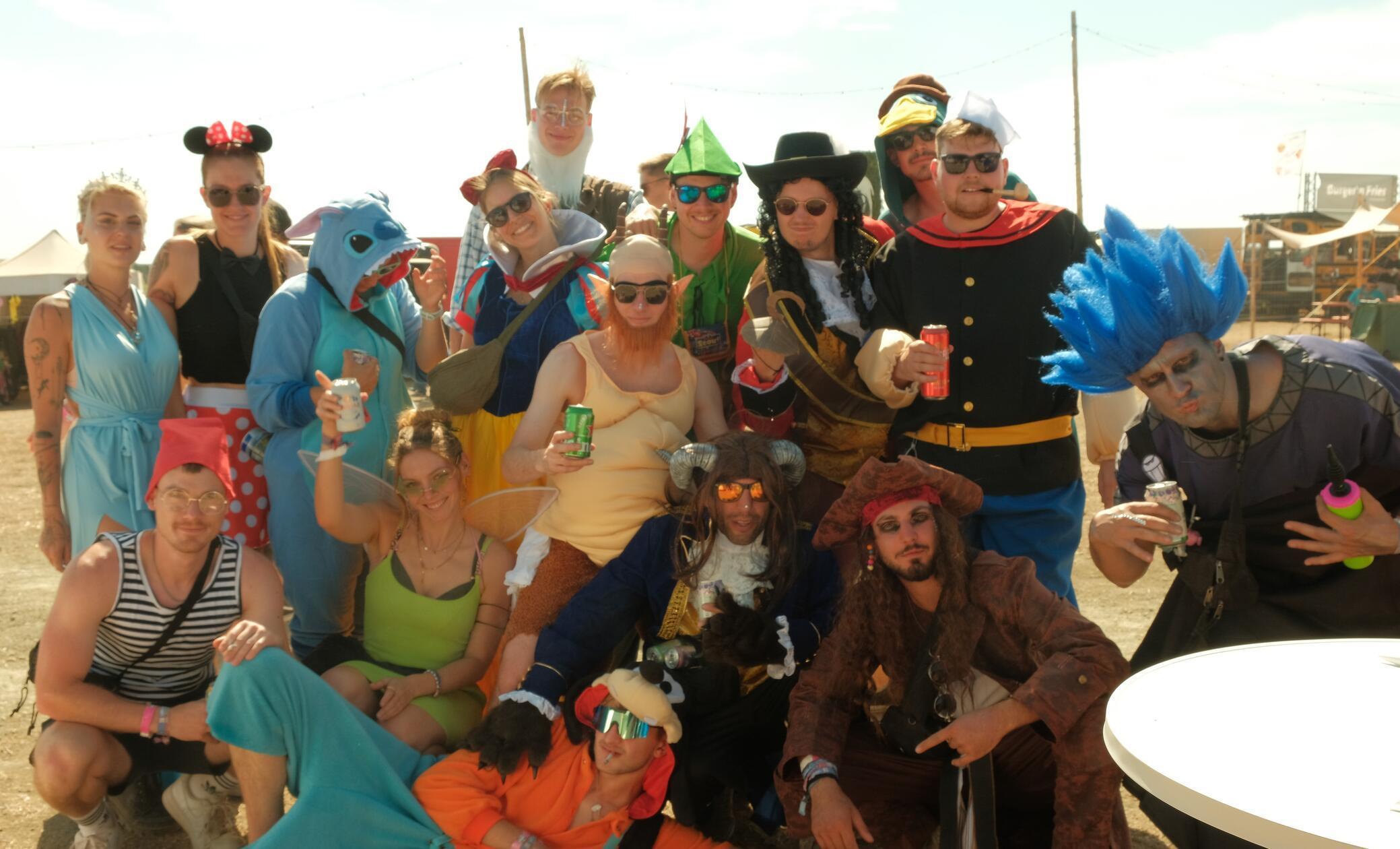 Kuriose Outfits auf dem Taubertal-Festival 2026