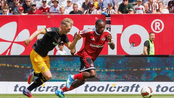 Die Partie beginnt optimal aus Sicht des Gastgebers: Becker bedient Zoma, der mit seinem Antritt Sterner keine Chance lässt...