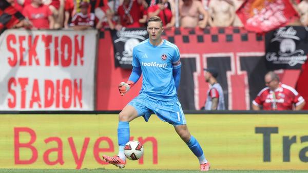 Ein Raunen geht durchs Stadion, als sich Jan Reichert unter schwerem Dresdner Pressing ein schlampiges Zuspiel im eigenen Sechzehner leistet. Wagner spritzt dazwischen, doch Otto kann die brenzlige Situation letztlich bereinigen, der Fehler bleibt ohne Folgen.