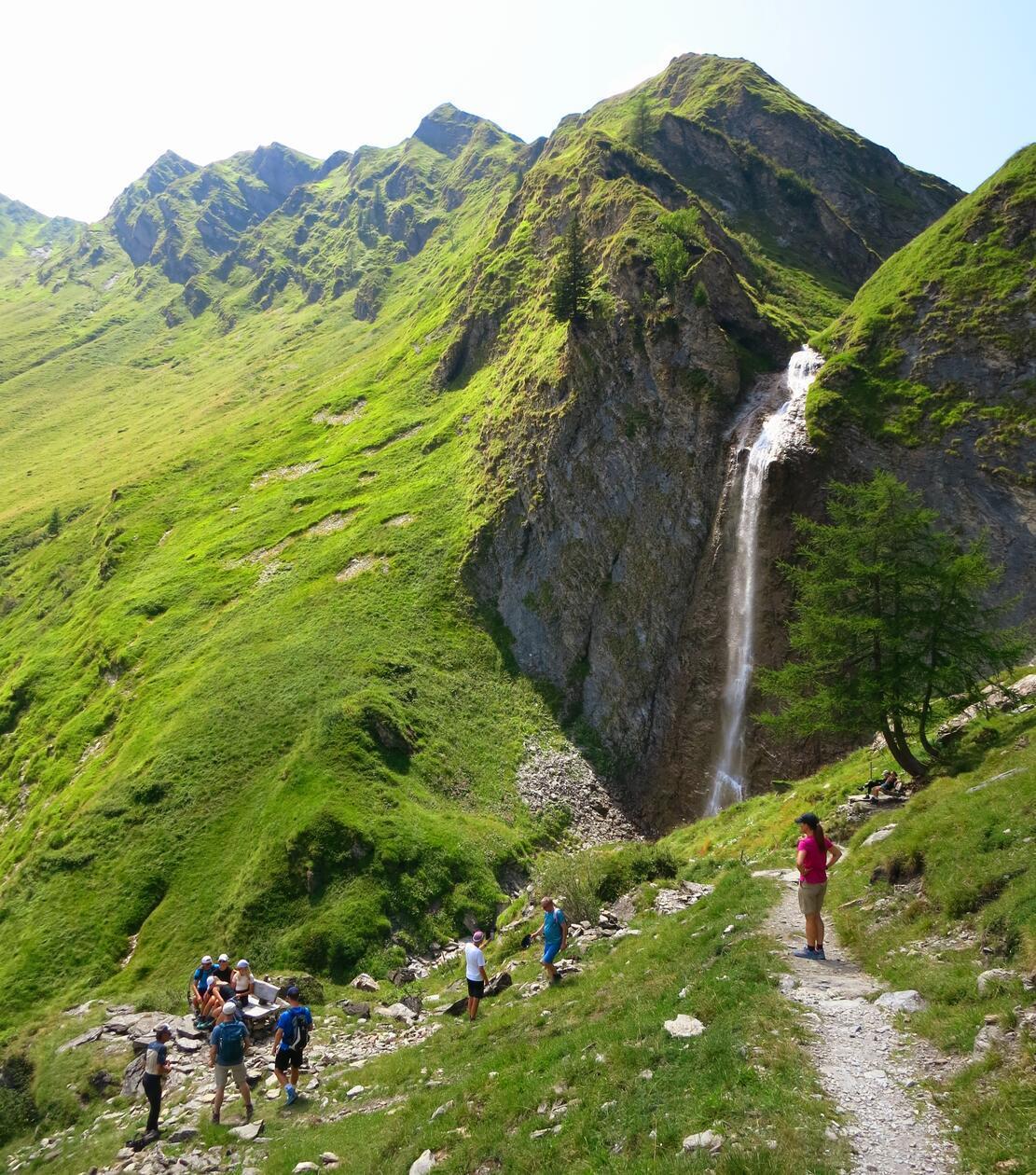 Ein Wasserfall im Tuxertal.