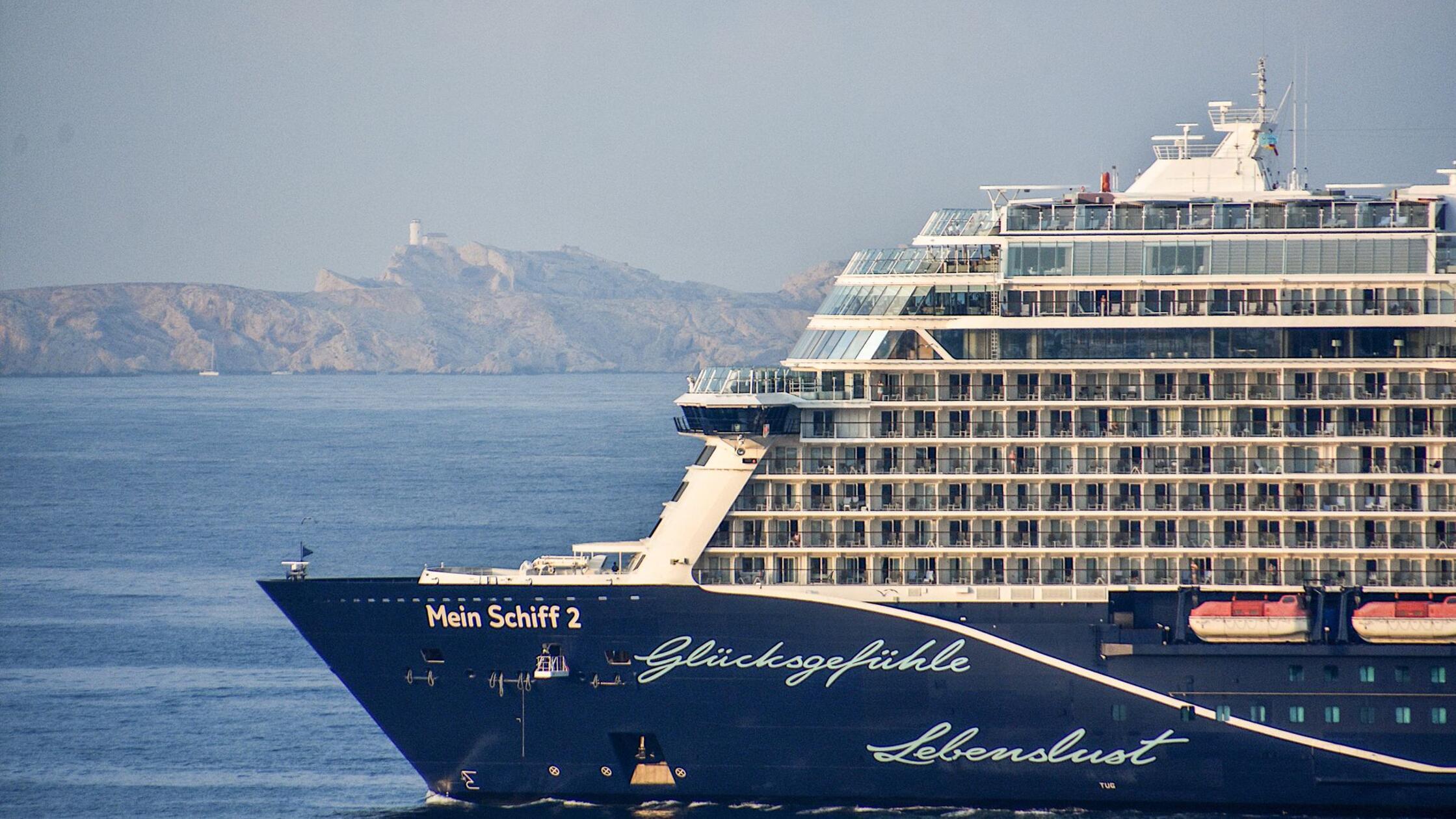 Das Kreuzfahrtschiff "Mein Schiff 2" von TUI Cruis