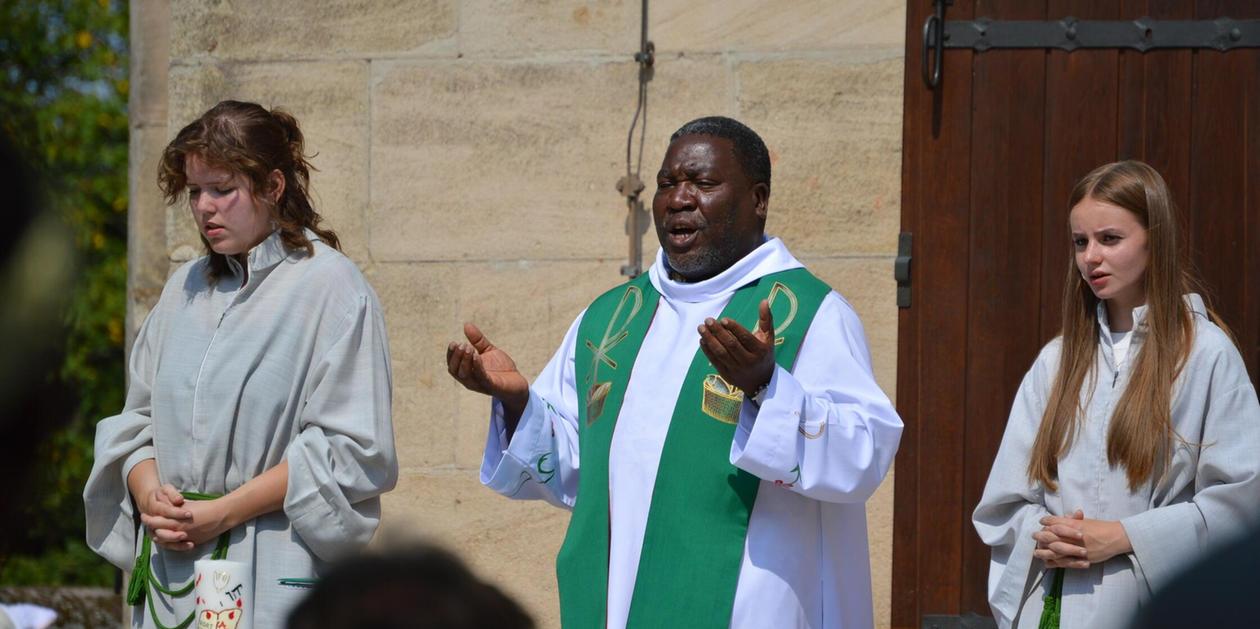 Open Air Gottesdienst: Afrika-Fest und Aufruf zur Kartonspende in Pyrbaum