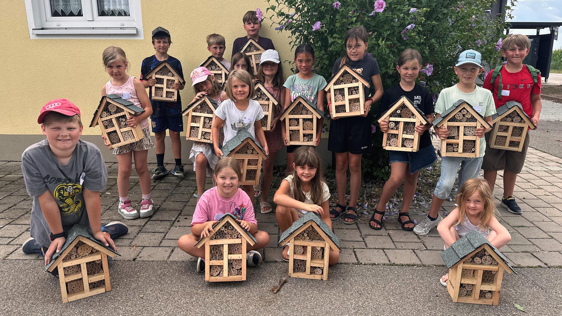 Unser Foto zeigt die Haundorfer Ferienkinder und i