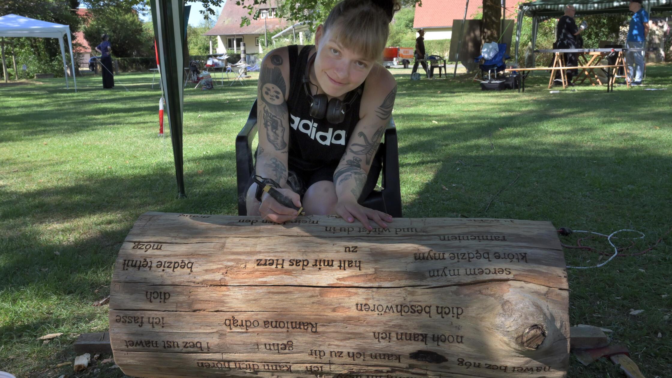 Zuzana Dolega aus dem polnischen Danzig brennt Ver