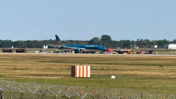 Eine Maschine der Vietnam Airlines Maschine ist ku