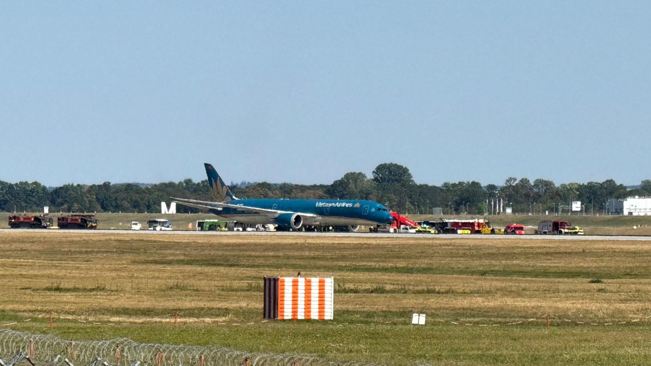 Eine Maschine der Vietnam Airlines Maschine ist ku