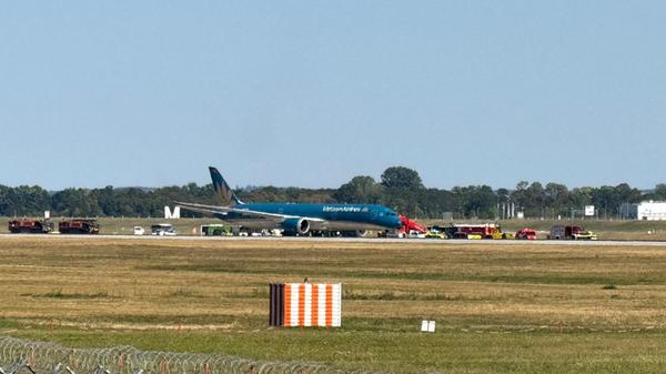 Eine Maschine der Vietnam Airlines Maschine ist ku