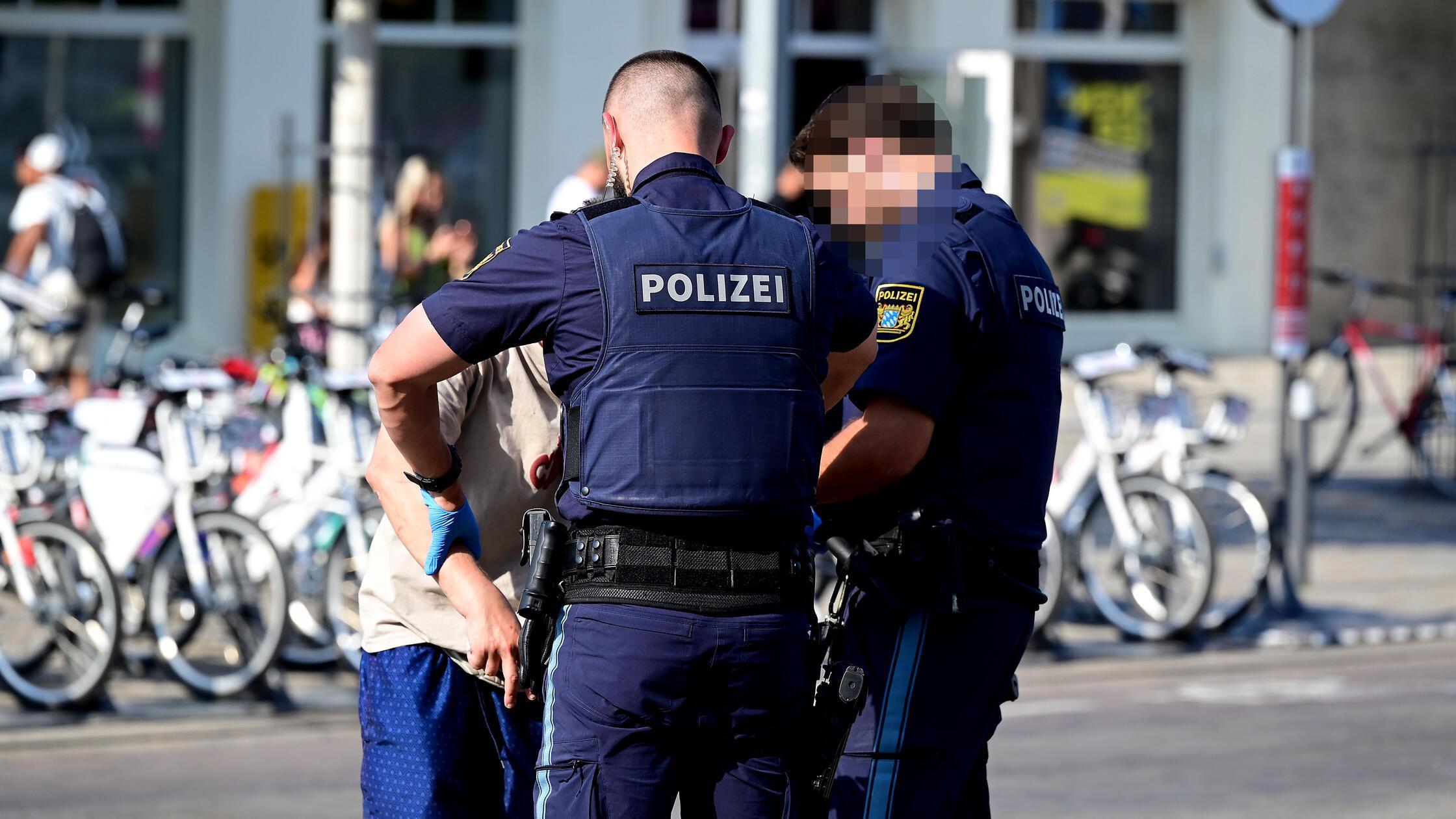 Polizei Nelson-Mandela-Platz
