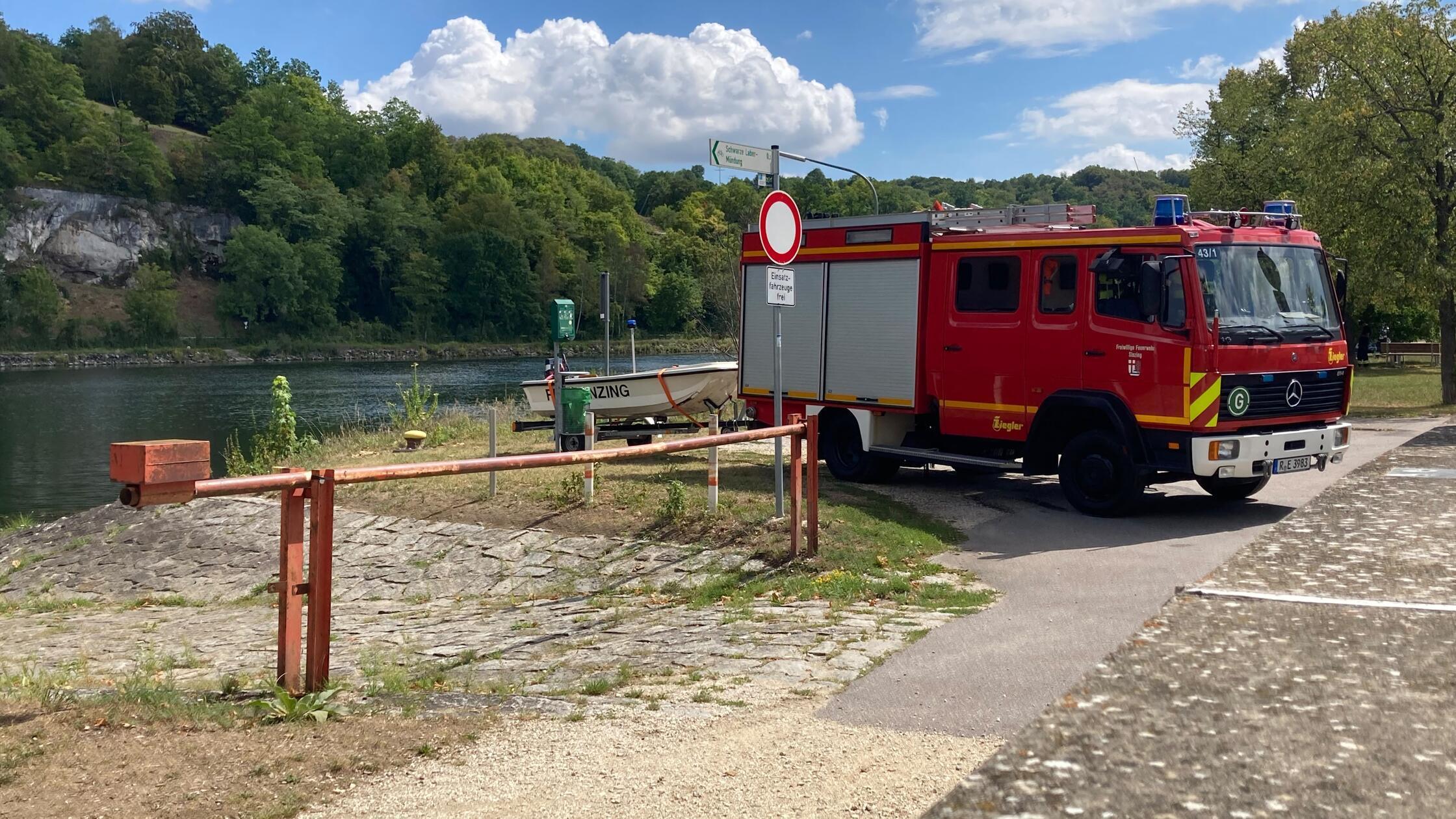 Maennlicher Leichnam aus Donau geborgen: