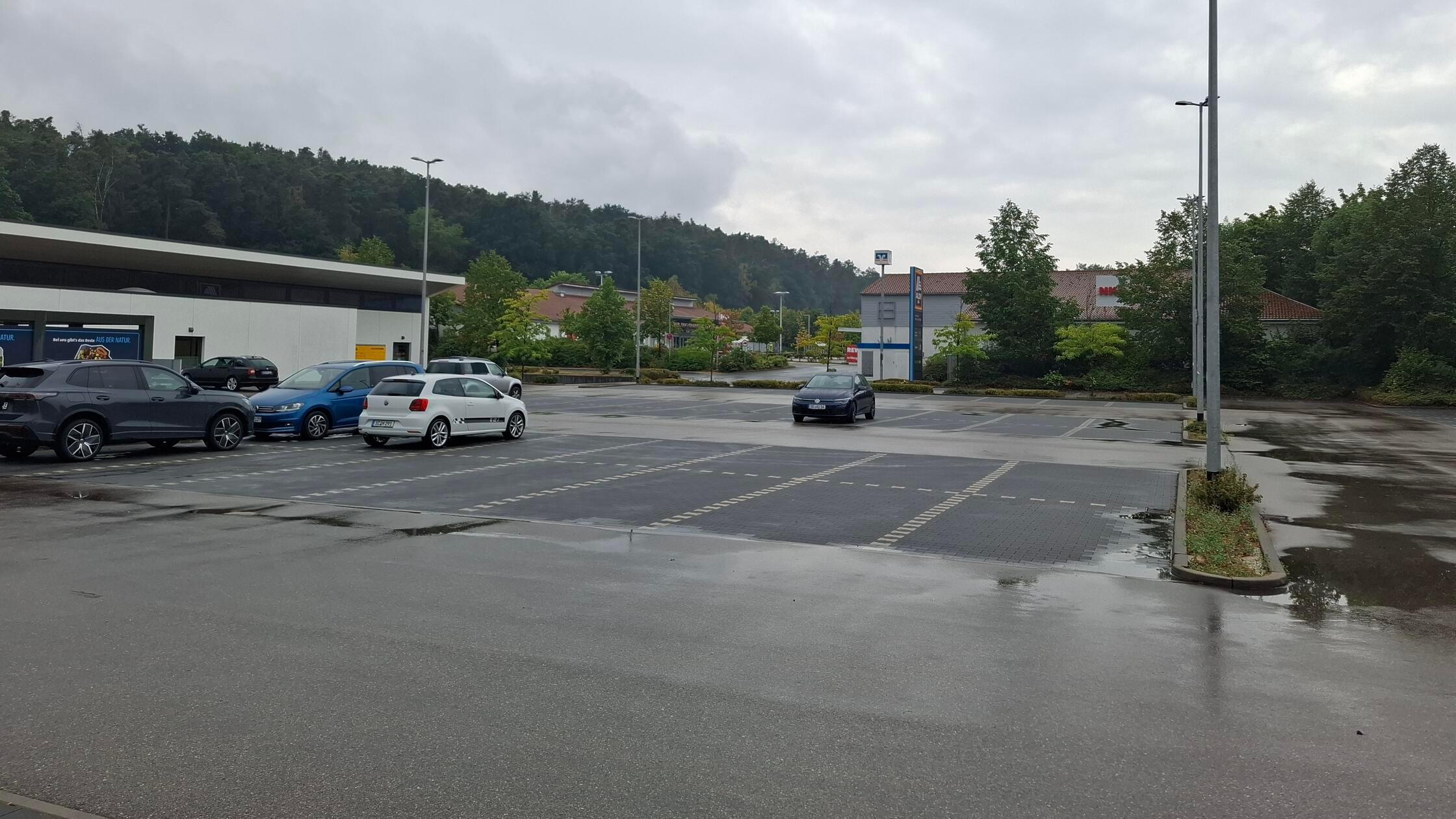 Gähnende Leere auf dem Parkplatz.