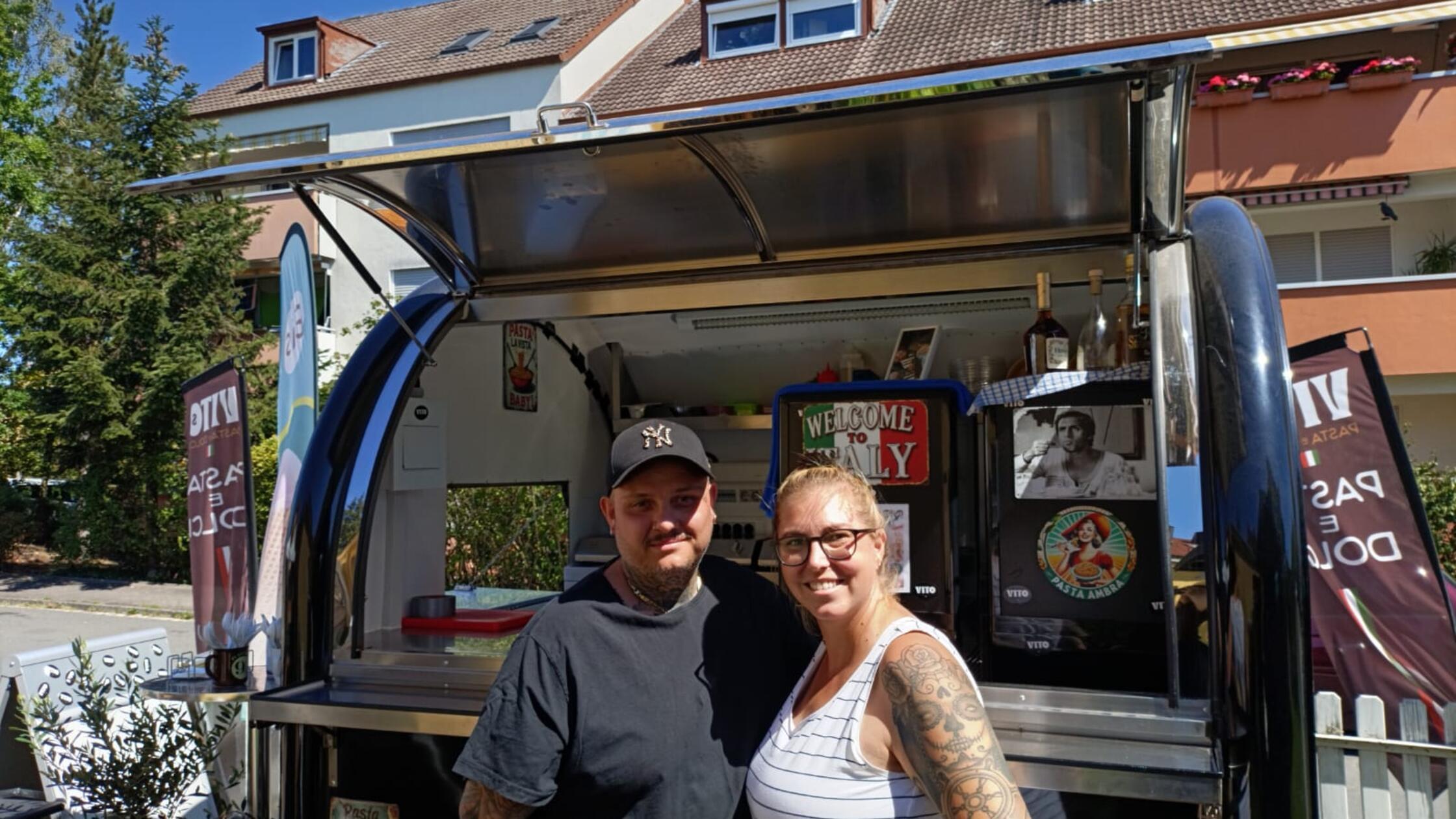Vincenzo und Daniela betreiben den Foodtruck "Vito