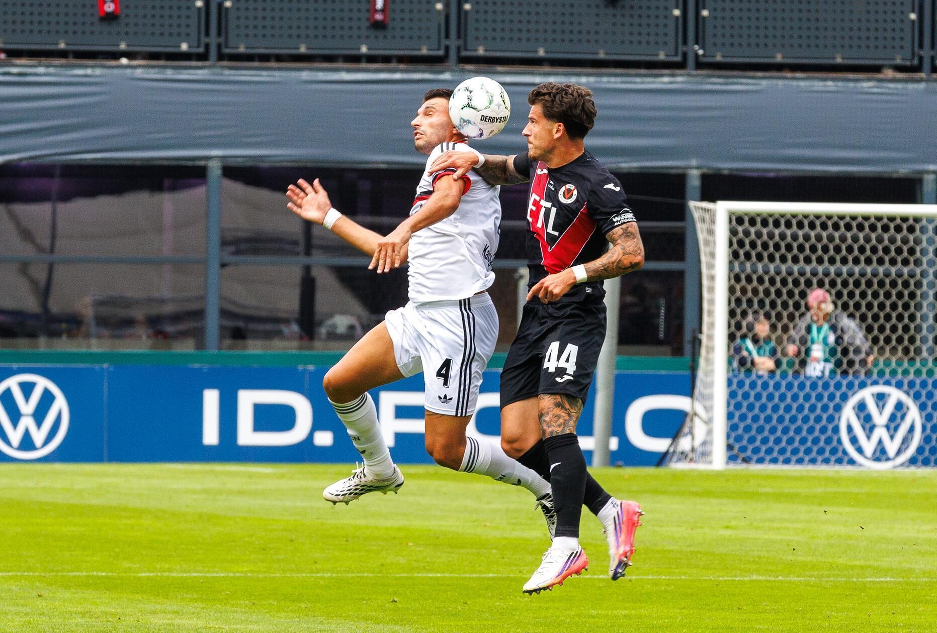 Vieles beim Club blieb daher Stückwerk. Nachdem Reichert gegen Kloss und den ehemaligen Nürnberger Duman retten musste, waren die Franken mit dem 0:0 zur Pause noch gut bedient.