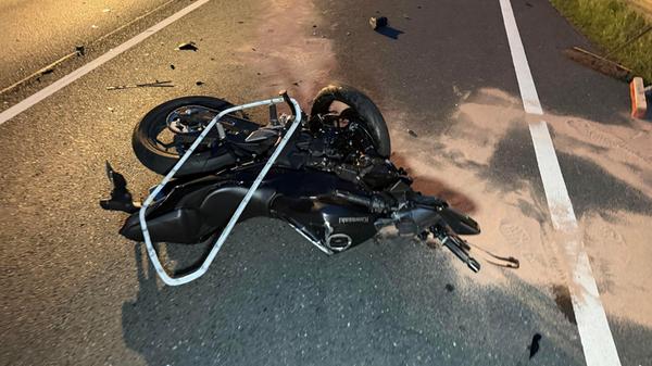 Motorradfahrerin (16) lebensgefährlich verletzt â