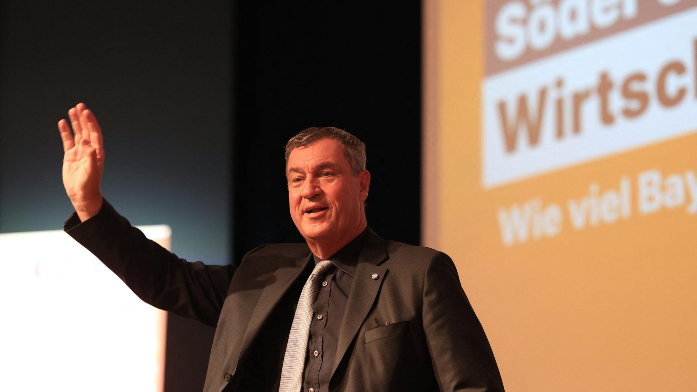 Bayerns Ministerpräsident Markus Söder (CSU) nimmt