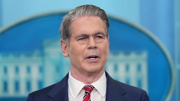 US-Finanzminister Scott Bessent spricht mit Report